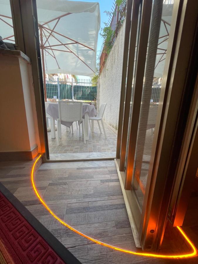 L'Oasi Di Luis Villa Neapel Exteriör bild