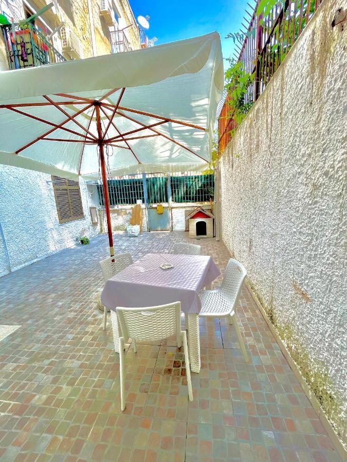 L'Oasi Di Luis Villa Neapel Exteriör bild